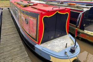 Read more about the article What Should I Look for When Choosing a Boat Broker in the West Midlands? A Seller’s Decision Guide