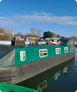 Read more about the article Selling a Narrowboat in Worcestershire: Who Actually Supports Boat Owners Through the Process