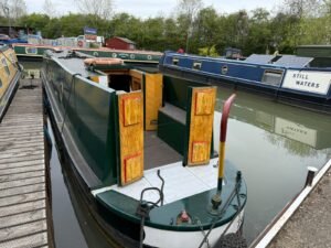 Read more about the article Who Can Help Me Sell My Narrowboat Quickly in the Midlands? A Practical Seller’s Guide