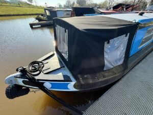 Read more about the article What to Expect from a Professional Boat Broker in the West Midlands