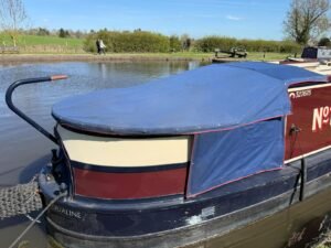 Read more about the article Narrowboat Brokerage vs Selling Privately: Which Is Better?