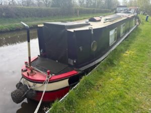 Read more about the article How Much Is My Canal Boat Worth? A Valuation Guide