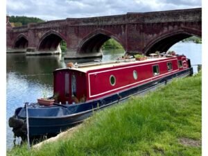 Read more about the article Understanding Narrowboat Hull Thickness | The Boat Brokers